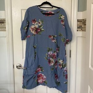Blue floral dress with pockets